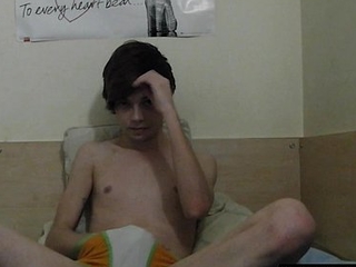 English twink boy wank his cock on cam
