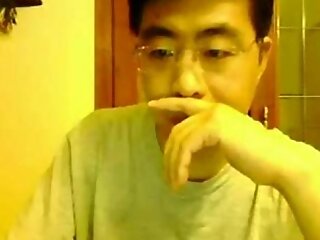 1893894 non-professional chinese prop on webcam