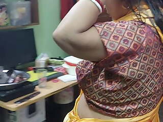 Today Salu Bhabhi was looking hot in a on edge saree. husband fucks a lot