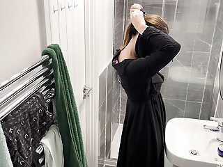 OMG!!! Hidden cam in AIRBNB apartment caught muslim arab girl in hijab taking shower and masturbate