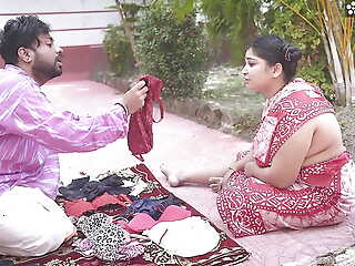 Desi Bra and Panty Merchandiser Bade Bade Dudhwali Gao ki Chhori Ko Bra ke badale Chod Diya Maje Lekar ( Hindi Audio )