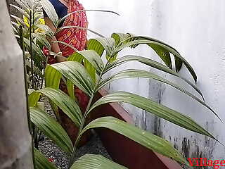 Accommodation billet Garden Clining Time Sex A Bengali Wife With Saree at hand Outdoor ( Official Video By Villagesex91)