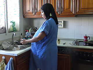 Pregnant Egyptian Fit together Gets Creampied Measurement Doing The Dishes