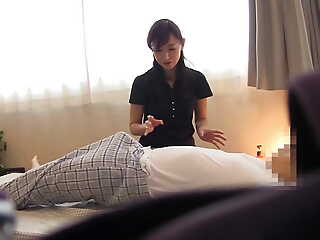Mature Woman With An Interesting Body Visits The Massage Parlor5