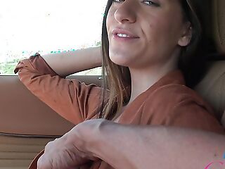 Naughty girl on slot gets their way pretty pussy rubbed in the car, waiting for she squirts POV (Aubry Babcock