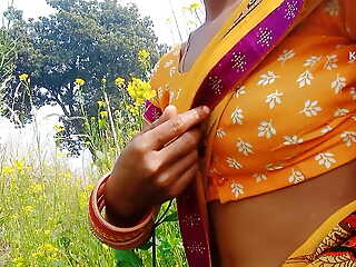 Indian outdoor milk sex Pulchritude ne khet me jakar maja Kiya