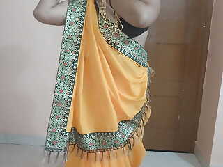 Rajashthani village bhabhi danceing nude in her section